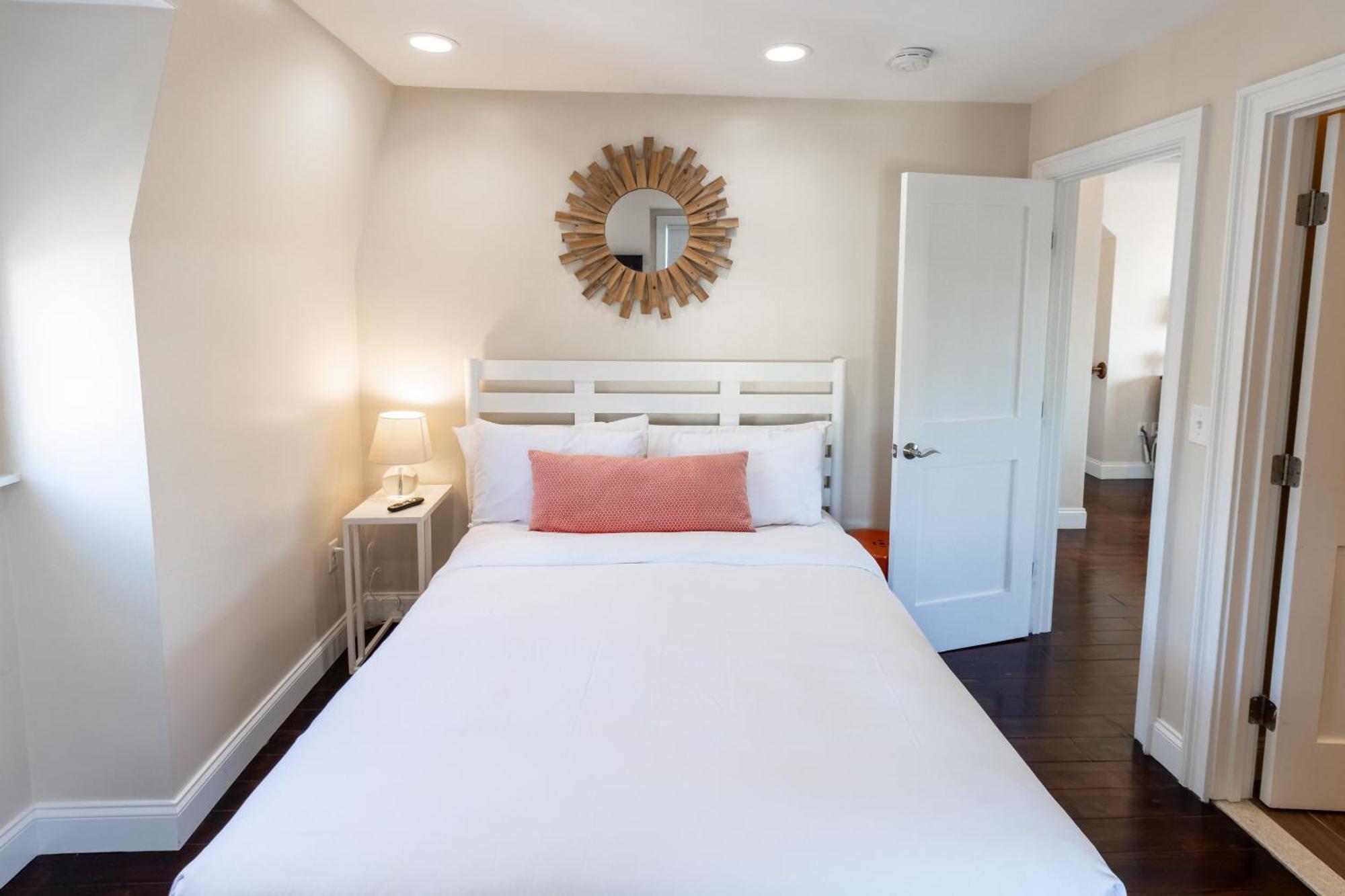 Apartament The Newport Lofts - 617 Thames Street Zewnętrze zdjęcie